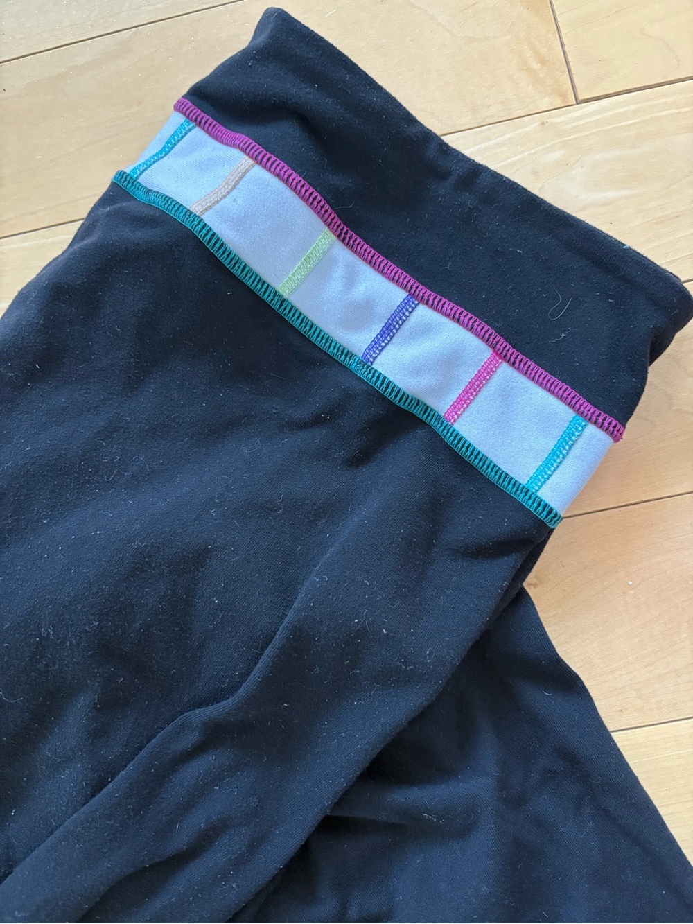 Lot of 2 Lululemon Groove Pants Vintage Black and Gray Sizes 8 and 12 - Picture 2 of 6